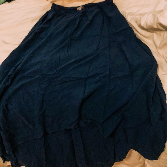 High-Low Skirt 🌟 - Picture 3 of 3